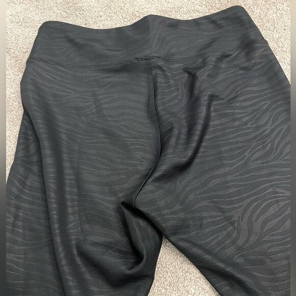 EXPRESS Zebra Patter Coated Leggings Women’s size Large - Picture 10 of 11